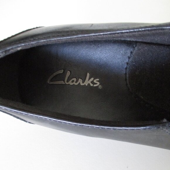Clarks Womens Black Leather Ankle Bootie - Size 6.5M - Picture 7 of 9